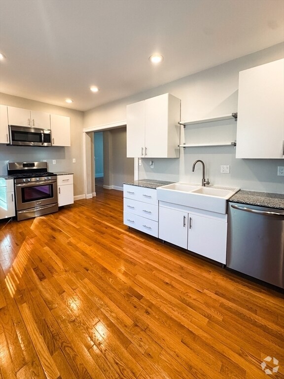 Building Photo - 40 Howland St Unit 2 Rental