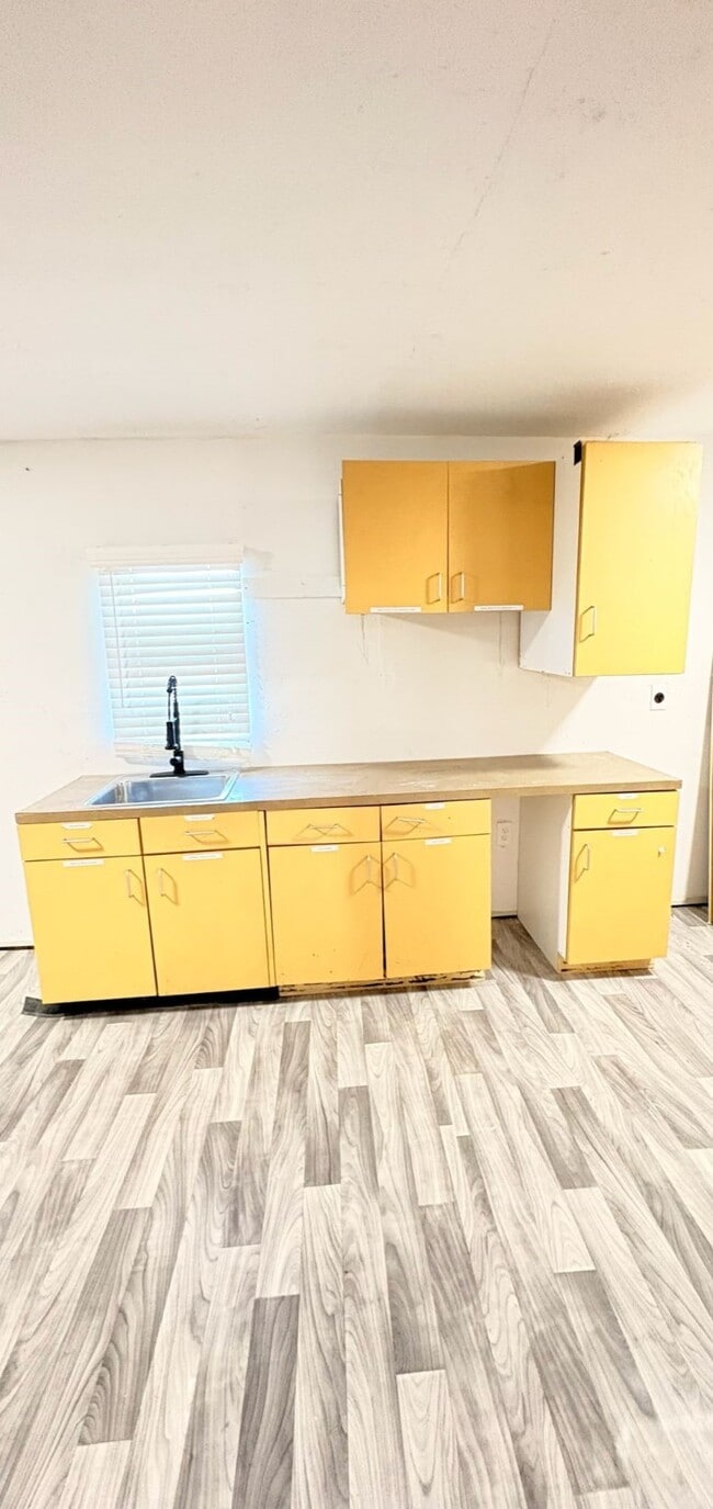 Photo - 705 Fidelity St