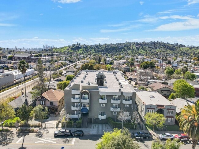 Highland Villa Apartments