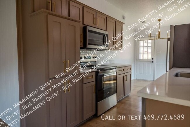 Photo - 1226 Mockingbird Ln