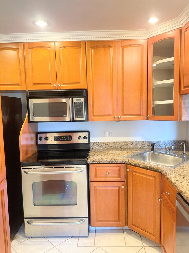 811 Sky Pine Way Unit C3