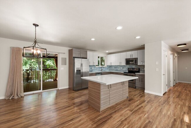 Photo - Stunning 4BR/2.5BA Home in Lake Forest Park ?