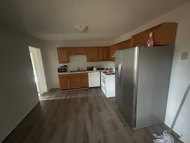 Building Photo - 15 Mona Pl