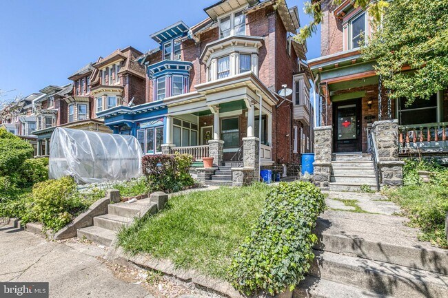 Photo - 5009 Catharine St