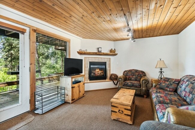 Building Photo - 1 bedroom, 1 bath condo at Bay Point