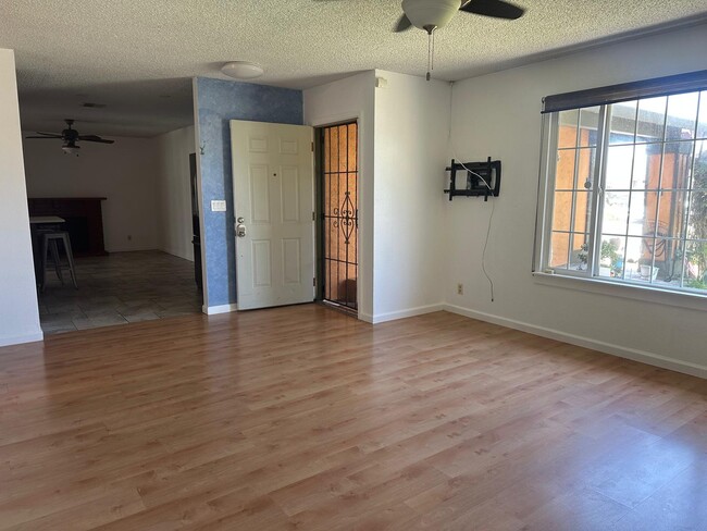Photo - 115 Azalea Ct