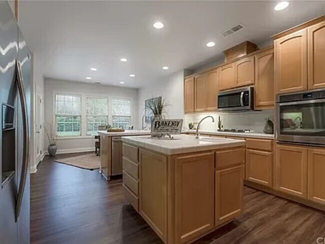 Photo - This fabulous 3bd/2ba plus office home sits on a large lot!