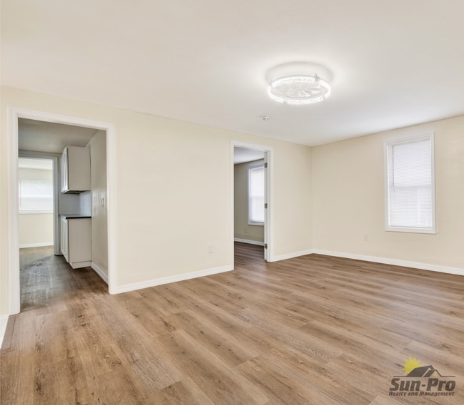 Building Photo - 213 Live Oak Ave Unit B