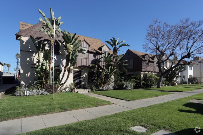 Building Photo - 236-236 S Harvard Blvd Rental