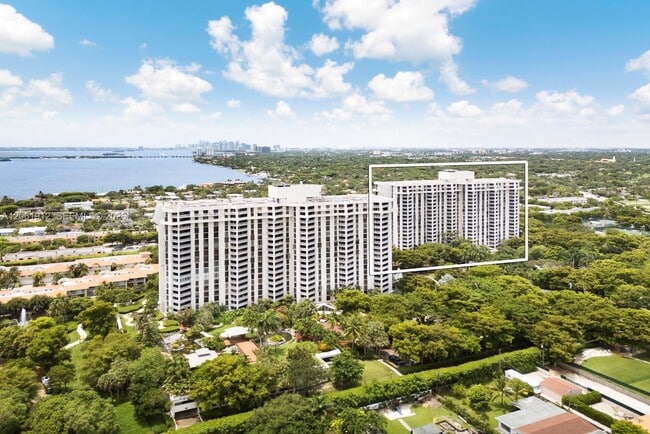 Building Photo - 2000 Towerside Terrace Unit 312