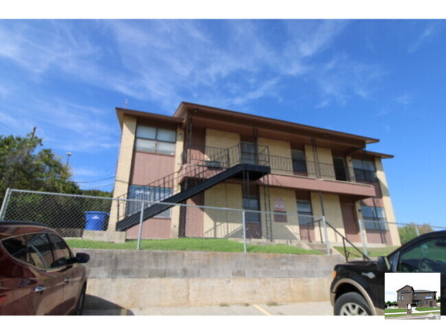 Building Photo - 813-A N. 5th St. Copperas Cove, Tx 76522 Rental