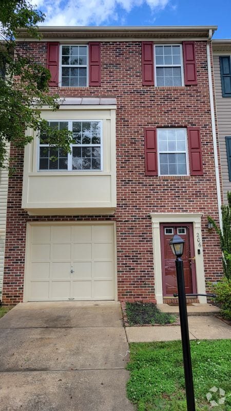 Building Photo - 206 Regina Ln Rental