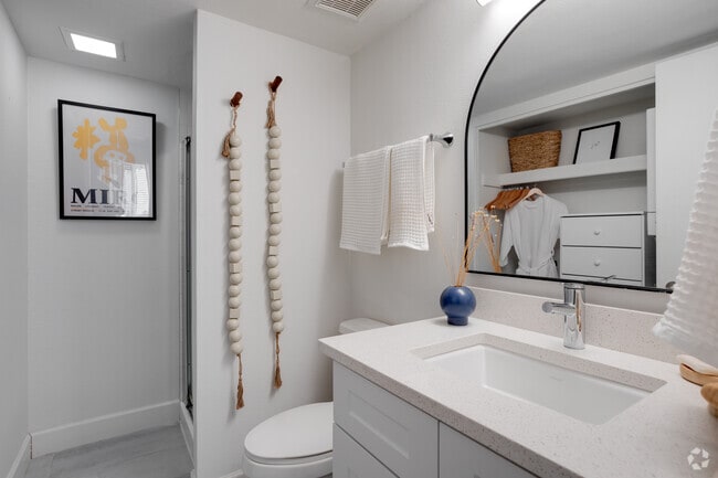 Studio, 1BA - 300SF