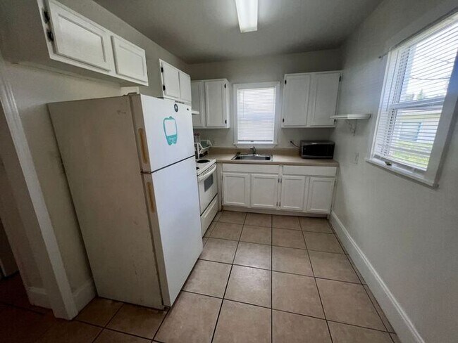 Photo - 2330 S Ferncreek Ave