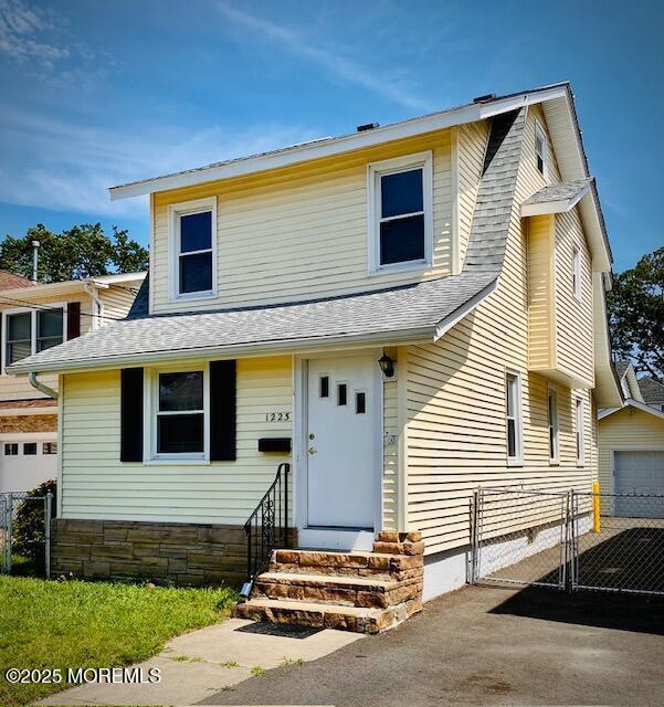 Building Photo - 1223 Briarwood Rd