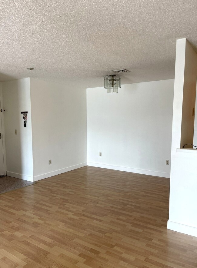 Photo - 15 Bower Rd Unidad Apt F4