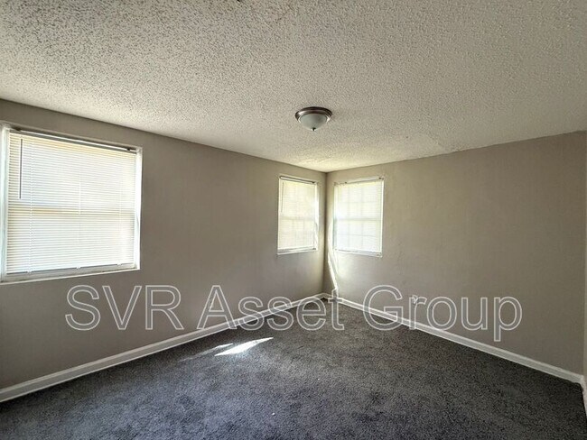 Photo - 9073 11th Ave