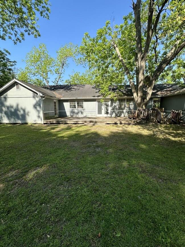 Photo - 2409 Thornhill Rd