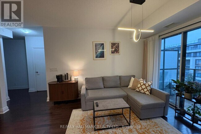 Photo - 21 Clairtrell Rd Unité 423