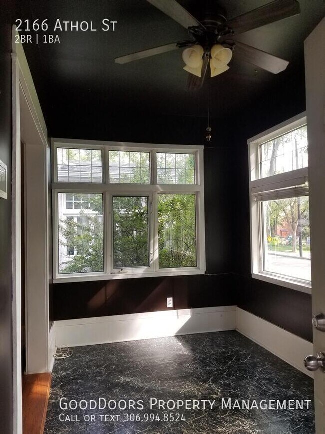 Photo - 2166 Athol St