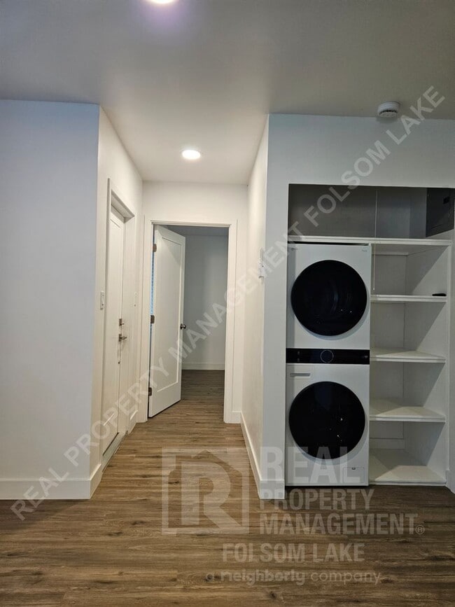 Photo - 3049 Wiltse Rd Unit 3049 1/2-Back