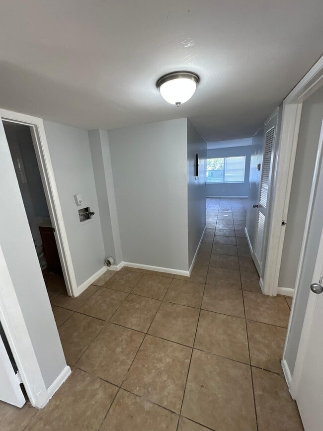 Photo - 712 Eaverson St