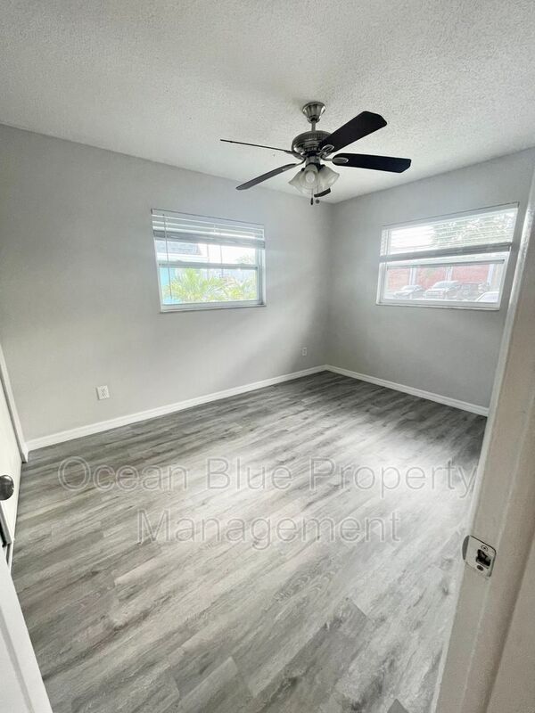 Photo - 327 S Fernwood Ave Unit 1