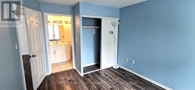 Photo - 3 Pemberton Ave Unité 902