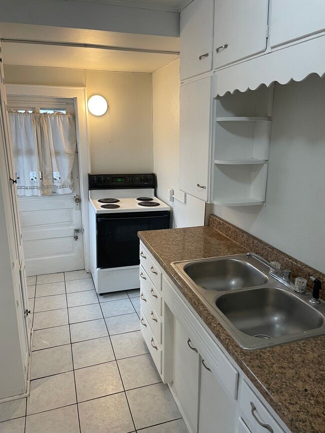 Photo - 1123 W 23rd St Unit 1