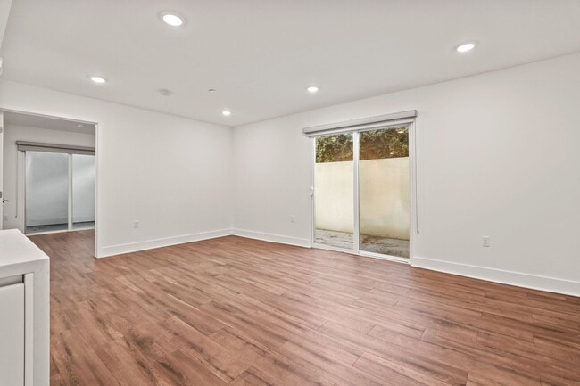 Photo - Wellesley Ten by Wiseman