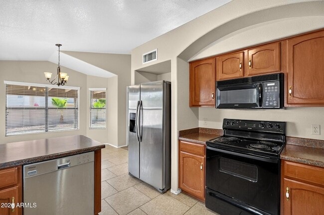 7427 W Topeka Dr