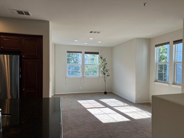 Photo - 2907 Maritime Way