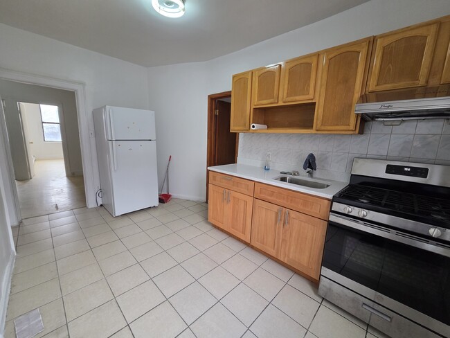 Kitchen - 809 Astoria Blvd Unit 2