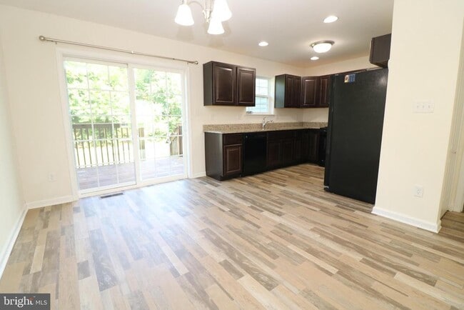 Photo - 120 Salerno Dr
