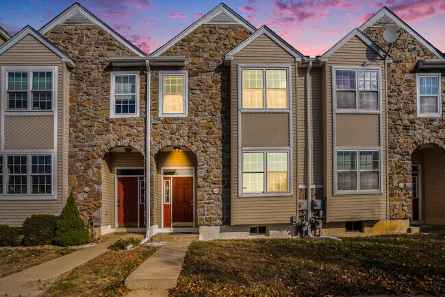 Photo - 120 Poplar Ct Townhome