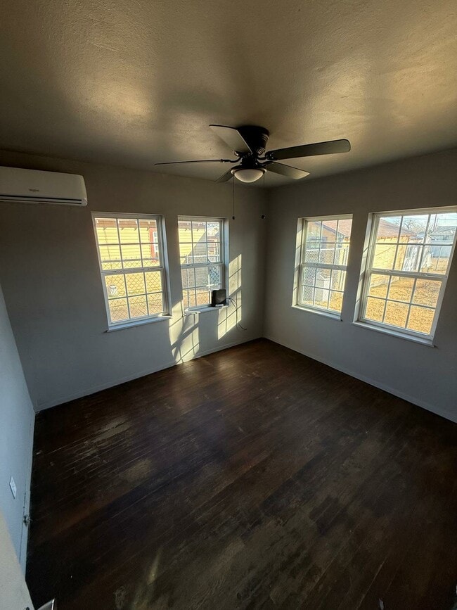 Photo - 303 S Fairmont St