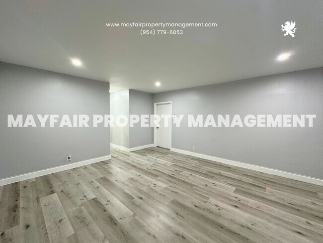 195 SE 10th St Unidad West