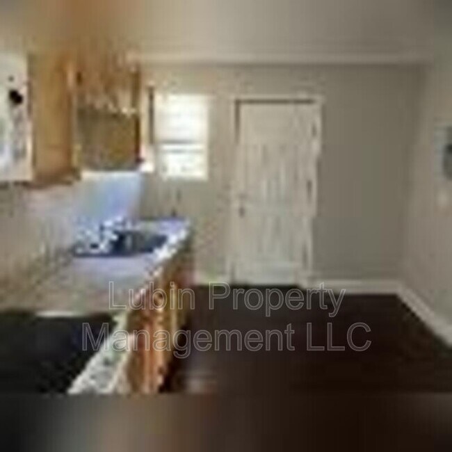 Photo - 1043 College St Unit Apt 11