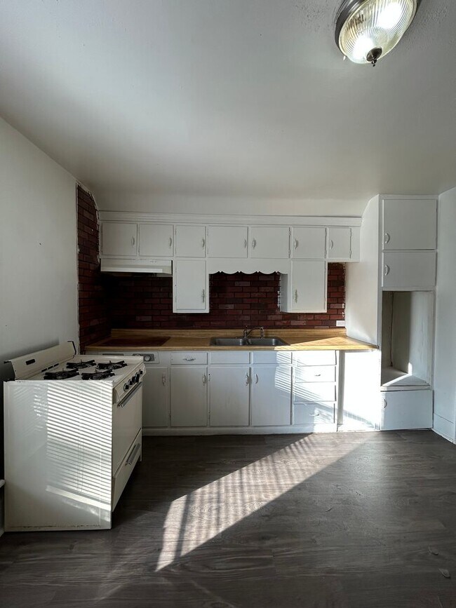 Photo - 210 S 4th St Unidad D