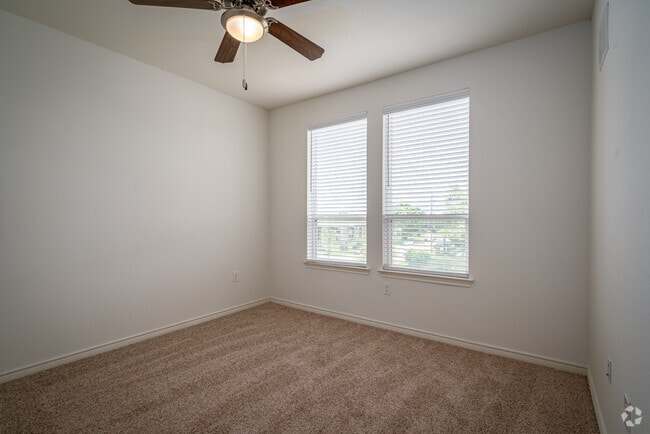 1HAB, 1BA - 676 ft² - Richcrest Apartments- Income Restricted