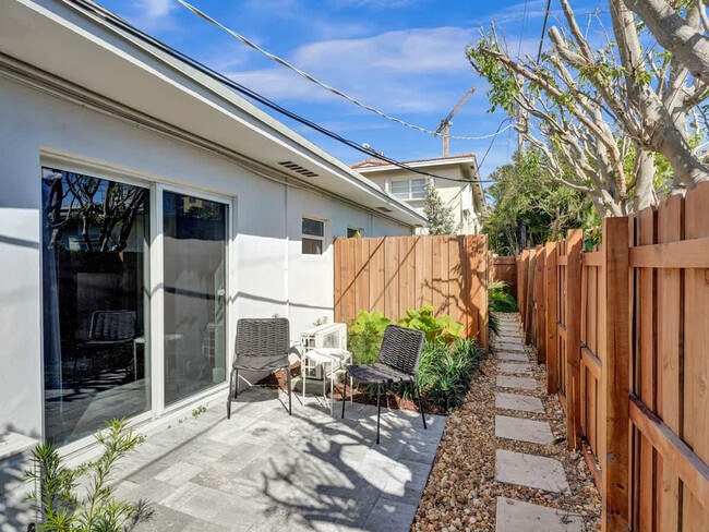 Photo - 3208 NE 9th St Unidad SI ID1504009P