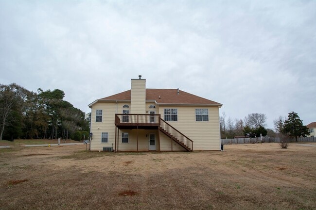 Photo - Beautiful 3BR / 3BA Split Level with Flexible Living Space!