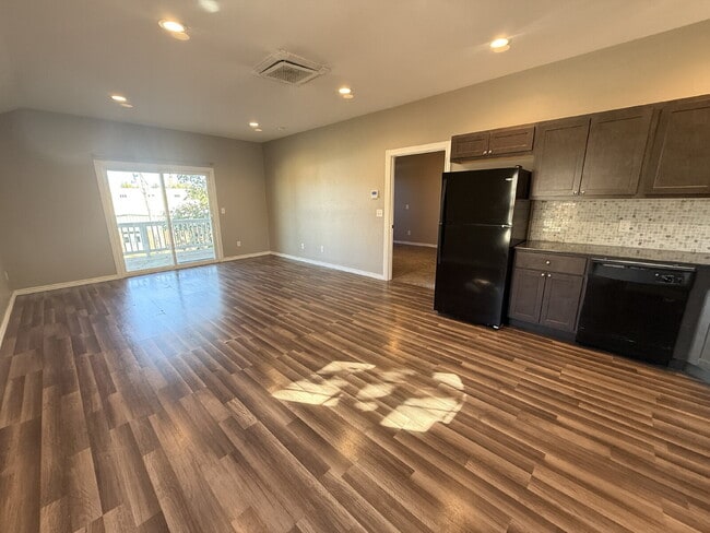 Photo - 1 Bed, 1 Bath Townhome Near Asian District Unit Apt. B