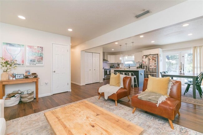 Photo - 1612 Berkshire Dr