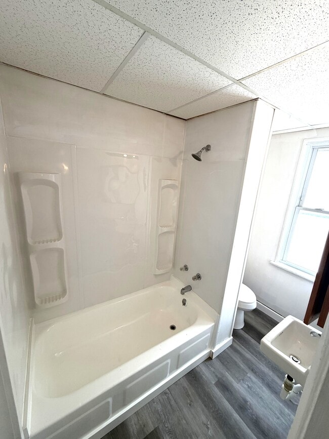 Photo - 124 E 21st St Unit 2