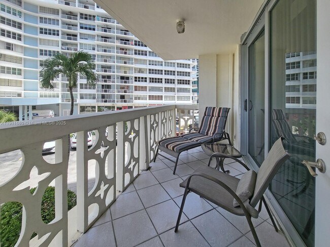 Photo - 1825 S Ocean Dr Unidad 206