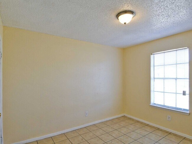 Photo - 2819 Cottonwood Ln