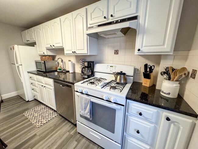 Photo - 7 Harvard Sq Unit 3B