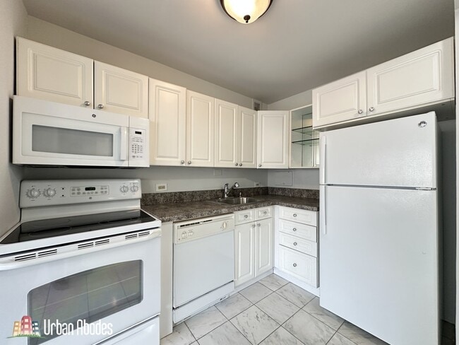 Photo - 1335 N Dearborn St