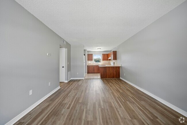 Building Photo - 714 E Floribraska Ave Unit D Rental